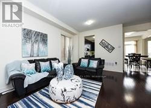 10 O'Connor Crescent, Brampton, ON - Indoor Photo Showing Living Room