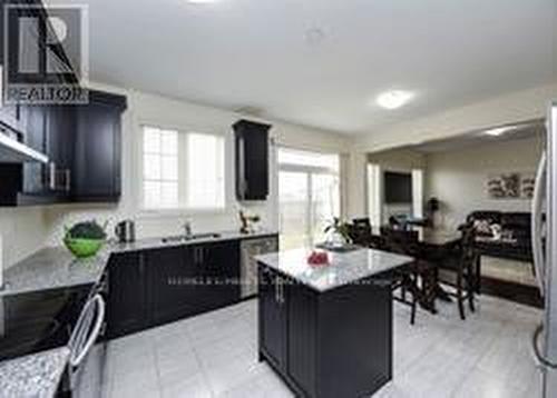 10 O'Connor Crescent, Brampton, ON - Indoor Photo Showing Kitchen