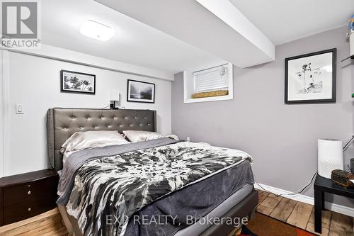 316 North Shore Boulevard W, Burlington, ON - Indoor Photo Showing Bedroom