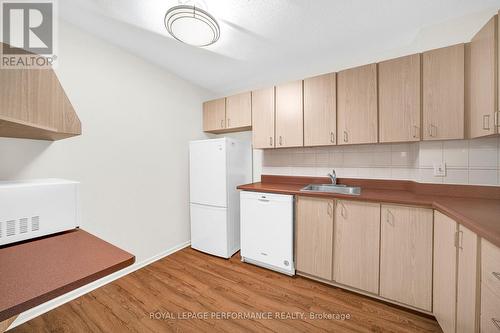 806 - 1599 Lassiter Terrace, Ottawa, ON - Indoor Photo Showing Kitchen