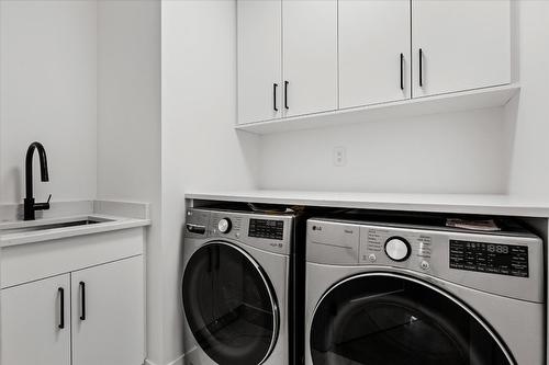 266 Ranchhill Court, Kelowna, BC - Indoor Photo Showing Laundry Room