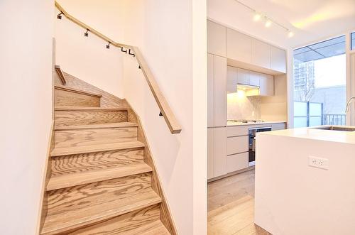 Staircase - Th6-1288 Rue St-Antoine O., Montréal (Ville-Marie), QC 
