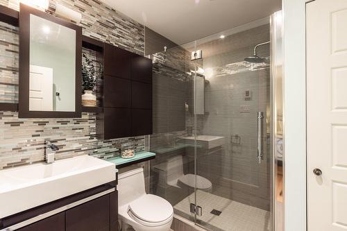 Bathroom - 5640 Av. De Canterbury, Montréal (Côte-Des-Neiges/Notre-Dame-De-Grâce), QC - Indoor Photo Showing Bathroom