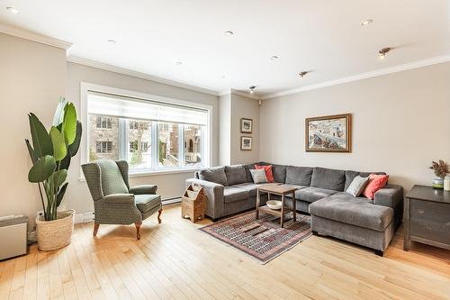 Living room - 5640 Av. De Canterbury, Montréal (Côte-Des-Neiges/Notre-Dame-De-Grâce), QC - Indoor Photo Showing Living Room