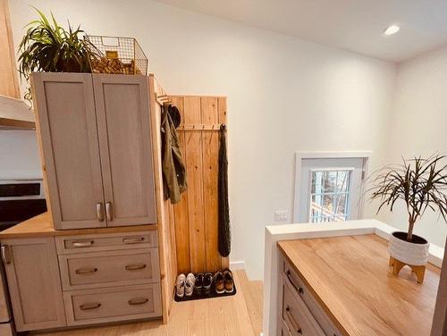 Cuisine - 18 Rue Des Draveurs, La Minerve, QC - Indoor Photo Showing Other Room