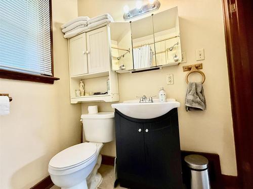 265 Ray Boulevard, Thunder Bay, ON - Indoor Photo Showing Bathroom