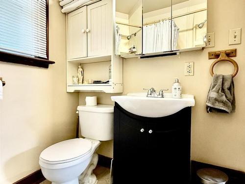 265 Ray Boulevard, Thunder Bay, ON - Indoor Photo Showing Bathroom