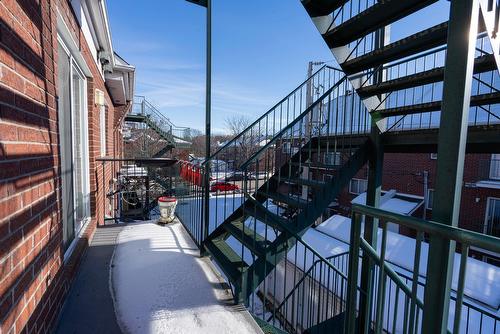 Escalier - 302-2092 Av. Albert-Murphy, Laval (Chomedey), QC -  With Exterior