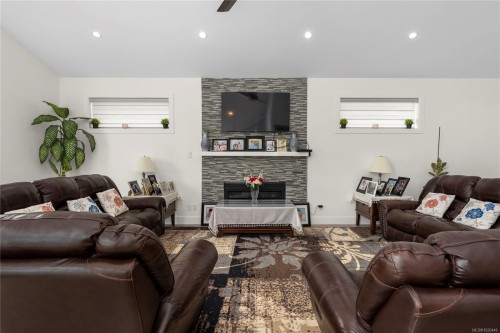 2270 Leighton Rd, Nanaimo, BC 