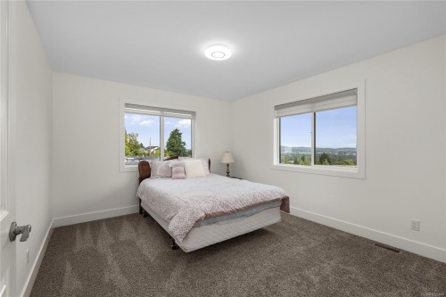 2270 Leighton Rd, Nanaimo, BC 