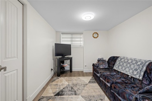 2270 Leighton Rd, Nanaimo, BC 