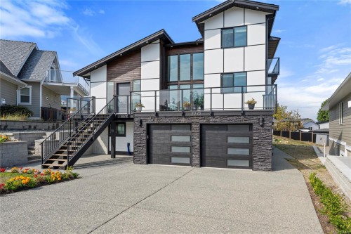 2270 Leighton Rd, Nanaimo, BC 