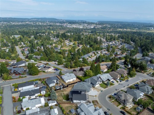 2270 Leighton Rd, Nanaimo, BC 