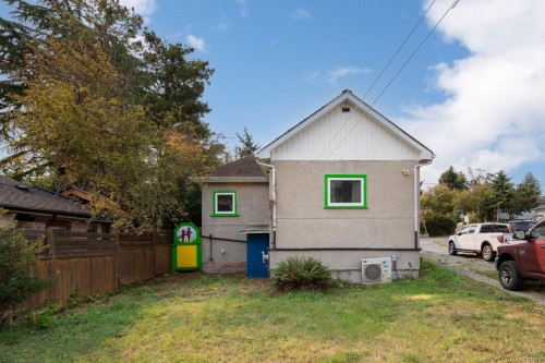 1256 Walnut St, Victoria, BC 