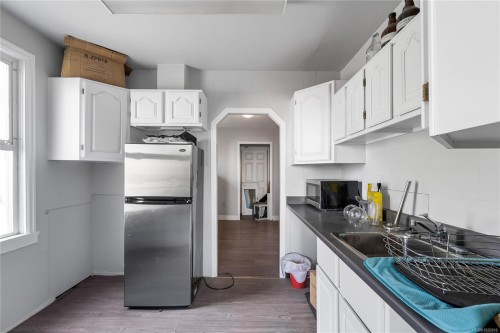 1323 Government St, Victoria, BC 