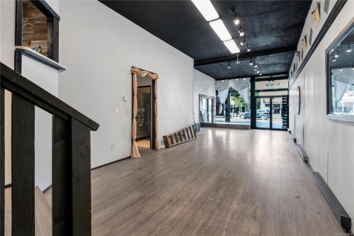 1323 Government St, Victoria, BC 