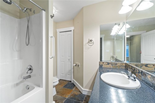 610 Forsyth Ave, Parksville, BC 