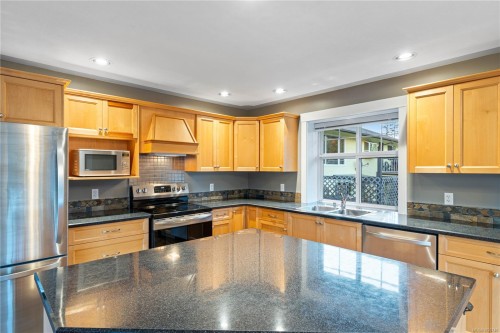 610 Forsyth Ave, Parksville, BC 