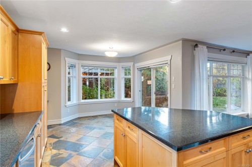 610 Forsyth Ave, Parksville, BC 