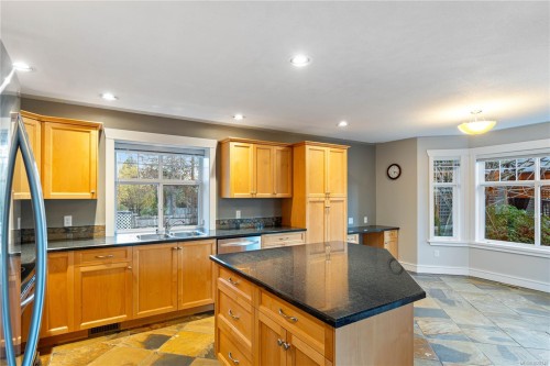 610 Forsyth Ave, Parksville, BC 