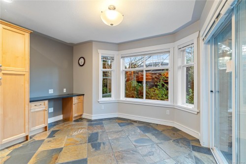 610 Forsyth Ave, Parksville, BC 