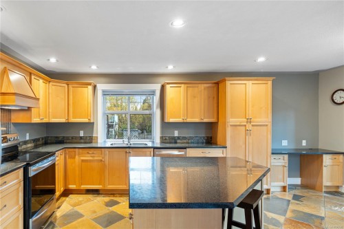 610 Forsyth Ave, Parksville, BC 