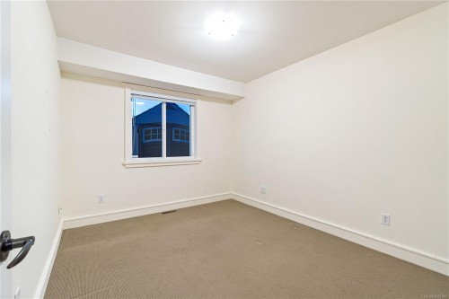 610 Forsyth Ave, Parksville, BC 