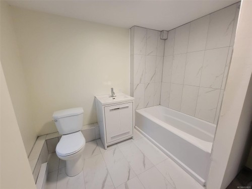 997 Hecate St, Nanaimo, BC - Indoor Photo Showing Bathroom