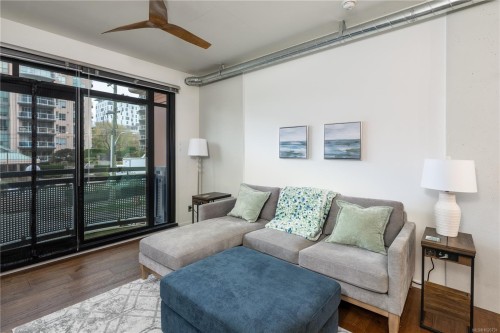 216-1029 View St, Victoria, BC - Indoor Photo Showing Living Room