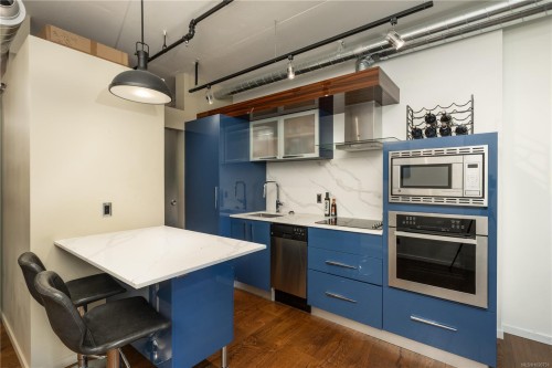 216-1029 View St, Victoria, BC - Indoor Photo Showing Kitchen