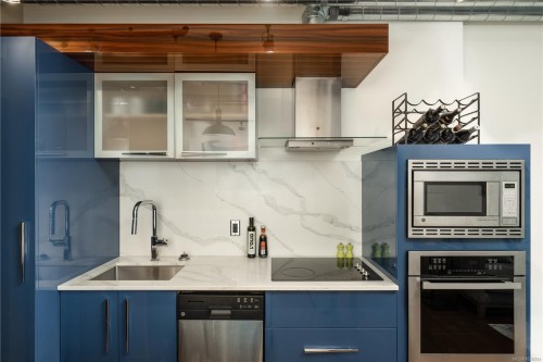 216-1029 View St, Victoria, BC - Indoor Photo Showing Kitchen With Upgraded Kitchen
