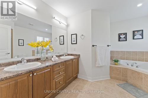 57 Routledge Drive, Richmond Hill, ON - Indoor Photo Showing Bathroom