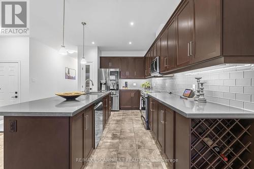 5 - 2848 King Street, Lincoln, ON - Indoor Photo Showing Kitchen With Upgraded Kitchen