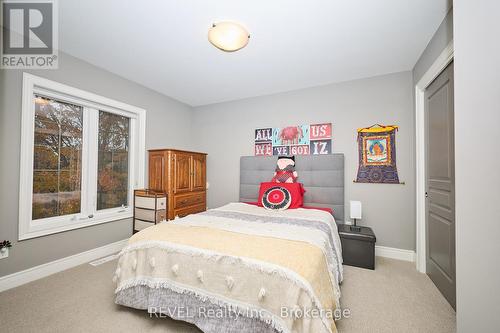 5 - 608 Simcoe Street, Niagara-On-The-Lake (Town), ON - Indoor Photo Showing Bedroom