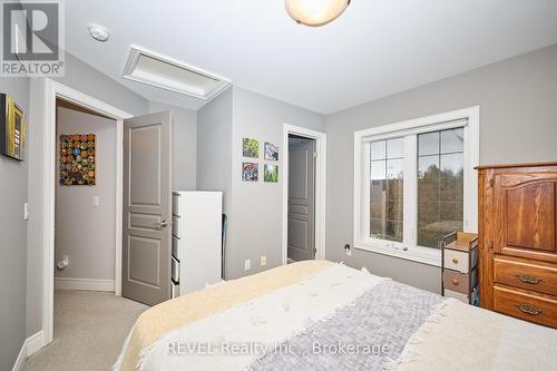 5 - 608 Simcoe Street, Niagara-On-The-Lake (Town), ON - Indoor Photo Showing Bedroom