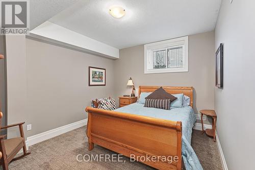 106 High Bluff Lane, Blue Mountains, ON - Indoor Photo Showing Bedroom