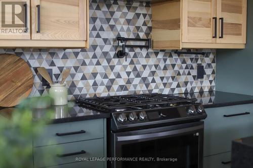 2320 Nerta Street, Ottawa, ON - Indoor Photo Showing Kitchen