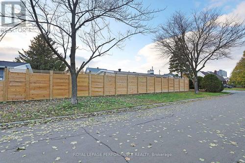 2320 Nerta Street, Ottawa, ON - Outdoor