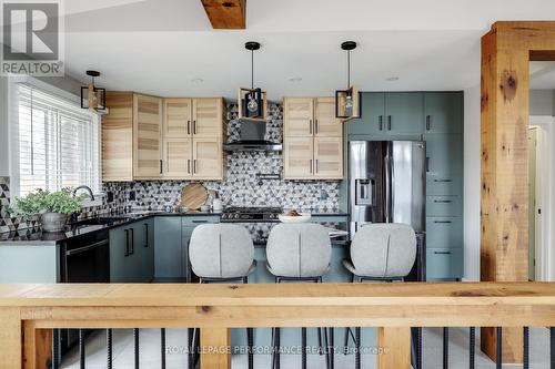 2320 Nerta Street, Ottawa, ON - Indoor Photo Showing Kitchen With Upgraded Kitchen