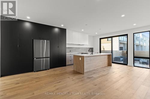 102 Lametti Drive, Pelham (Fonthill), ON - Indoor Photo Showing Kitchen