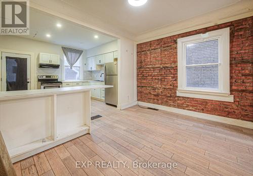 750 Cannon Street E, Hamilton (Stipley), ON - Indoor Photo Showing Kitchen