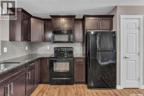 103 212 Willis Crescent, Saskatoon, SK - Indoor Photo Showing Kitchen