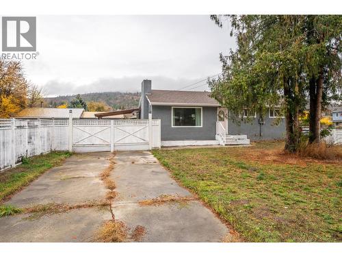 The home - 225 Circle Drive, Oliver, BC - Outdoor