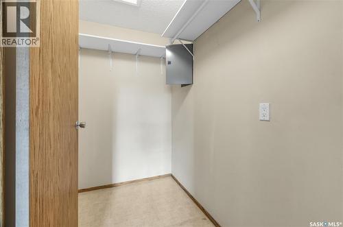 203 2931 Harding Street, Regina, SK - Indoor