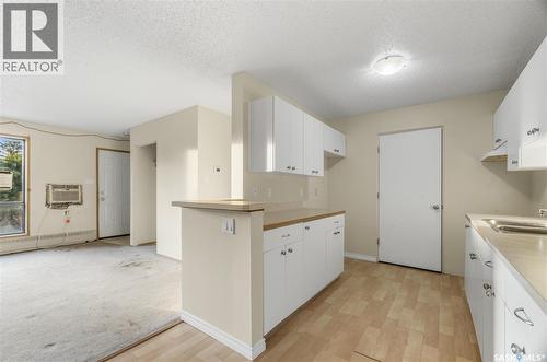 203 2931 Harding Street, Regina, SK - Indoor Photo Showing Kitchen