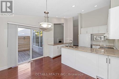 6121 Bristlecone Way, Ottawa, ON - Indoor Photo Showing Kitchen