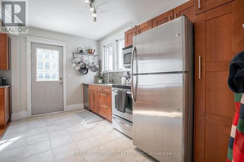73 Kenilworth Avenue S, Hamilton, ON - Indoor Photo Showing Kitchen