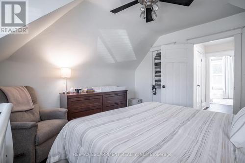 73 Kenilworth Avenue S, Hamilton, ON - Indoor Photo Showing Bedroom