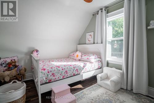 73 Kenilworth Avenue S, Hamilton, ON - Indoor Photo Showing Bedroom