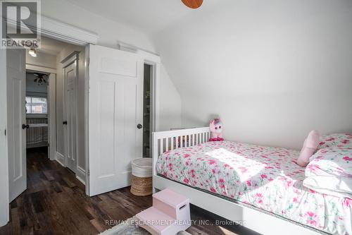 73 Kenilworth Avenue S, Hamilton, ON - Indoor Photo Showing Bedroom